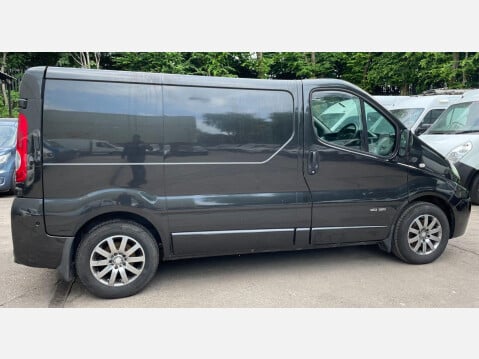 Renault Trafic 2.5 dCi SL27 Sport L1 H1 4dr (Phase 3) 8