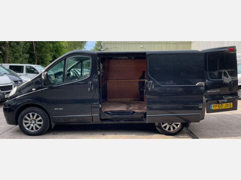 Renault Trafic 2.5 dCi SL27 Sport L1 H1 4dr (Phase 3) 16