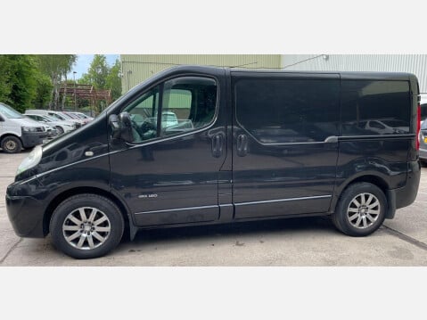 Renault Trafic 2.5 dCi SL27 Sport L1 H1 4dr (Phase 3) 17
