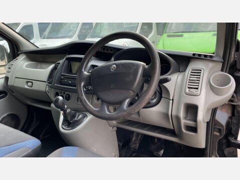 Renault Trafic 2.5 dCi SL27 Sport L1 H1 4dr (Phase 3) 24