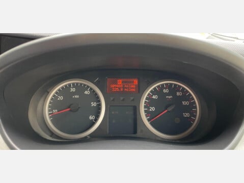Renault Trafic 2.5 dCi SL27 Sport L1 H1 4dr (Phase 3) 26