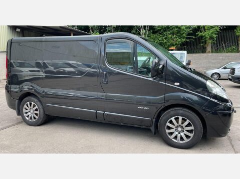 Renault Trafic 2.5 dCi SL27 Sport L1 H1 4dr (Phase 3) 6