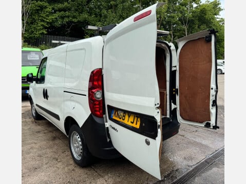 Vauxhall Combo 1.3 CDTi 2000 ecoFLEX 16v FWD L1 H1 3dr 16