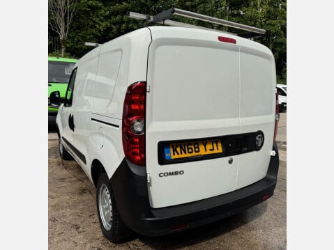 Vauxhall Combo 1.3 CDTi 2000 ecoFLEX 16v FWD L1 H1 3dr 17