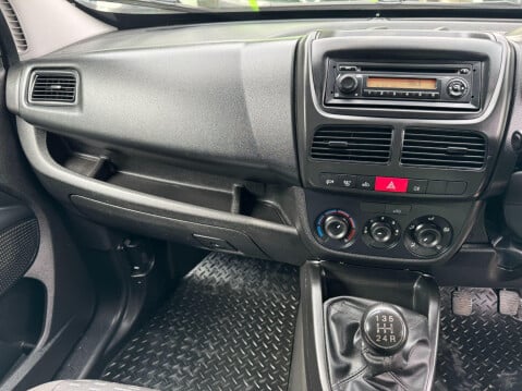 Vauxhall Combo 1.3 CDTi 2000 ecoFLEX 16v FWD L1 H1 3dr 32