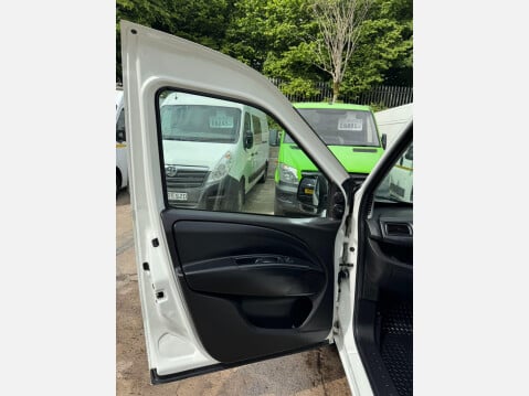 Vauxhall Combo 1.3 CDTi 2000 ecoFLEX 16v FWD L1 H1 3dr 34