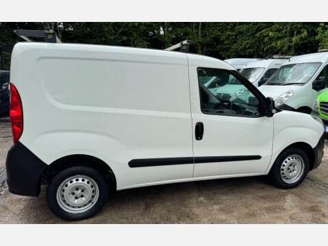 Vauxhall Combo 1.3 CDTi 2000 ecoFLEX 16v FWD L1 H1 3dr 10