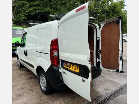 Vauxhall Combo 1.3 CDTi 2000 ecoFLEX 16v FWD L1 H1 3dr 16
