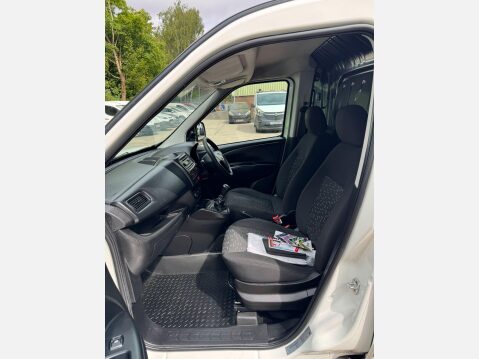 Vauxhall Combo 1.3 CDTi 2000 ecoFLEX 16v FWD L1 H1 3dr 35