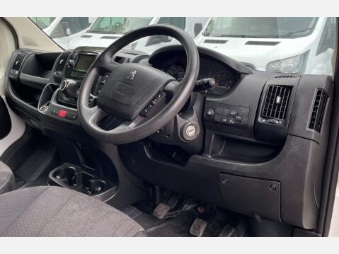 Peugeot Boxer 2.0 BlueHDi 335 Professional L3 H2 Euro 6 5dr 25