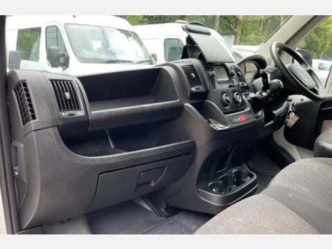 Peugeot Boxer 2.0 BlueHDi 335 Professional L3 H2 Euro 6 5dr 41