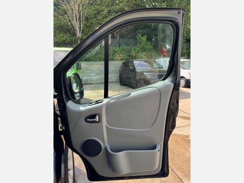 Renault Trafic 2.0 dCi SL27 Sport Crew Van QS6 L1 H1 4dr (Phase 3) 34
