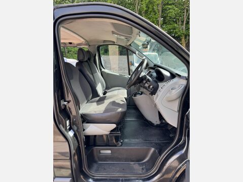 Renault Trafic 2.0 dCi SL27 Sport Crew Van QS6 L1 H1 4dr (Phase 3) 35