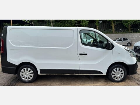 Renault Trafic 1.6 dCi 27 Business SWB Standard Roof Euro 6 5dr 7