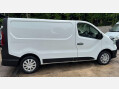 Renault Trafic 1.6 dCi 27 Business SWB Standard Roof Euro 6 5dr 9