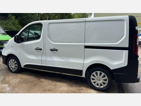 Renault Trafic 1.6 dCi 27 Business SWB Standard Roof Euro 6 5dr 18