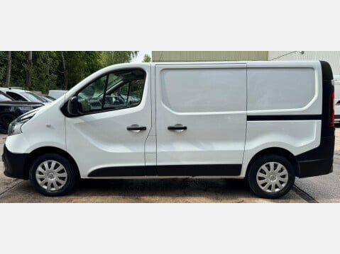 Renault Trafic 1.6 dCi 27 Business SWB Standard Roof Euro 6 5dr 19