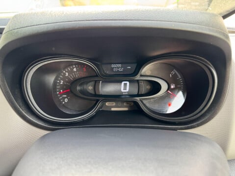 Renault Trafic 1.6 dCi 27 Business SWB Standard Roof Euro 6 5dr 33