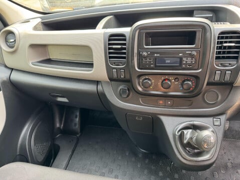 Renault Trafic 1.6 dCi 27 Business SWB Standard Roof Euro 6 5dr 35
