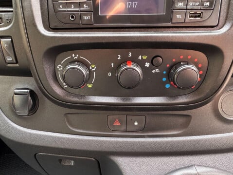 Renault Trafic 1.6 dCi 27 Business SWB Standard Roof Euro 6 5dr 37