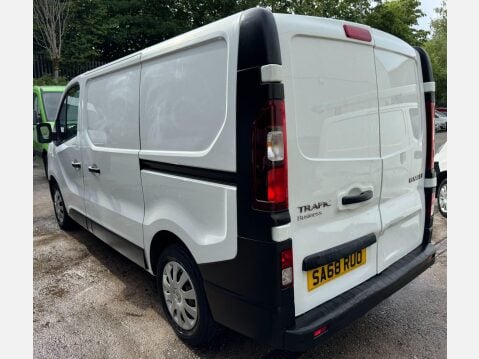 Renault Trafic 1.6 dCi 27 Business SWB Standard Roof Euro 6 5dr 16