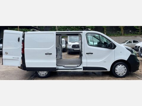 Vauxhall Vivaro 1.6 CDTi 2900 ecoFLEX L1 H1 Euro 5 (s/s) 5dr 9