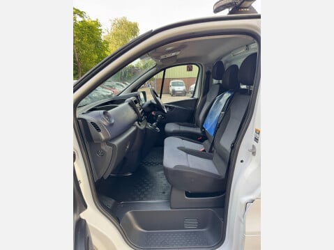 Vauxhall Vivaro 1.6 CDTi 2900 ecoFLEX L1 H1 Euro 5 (s/s) 5dr 37