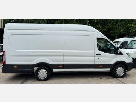 Ford Transit 2.2 TDCi 350 HDT RWD L4 H3 Euro 5 (s/s) 5dr (DRW) 9