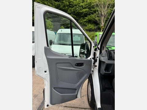 Ford Transit 2.2 TDCi 350 HDT RWD L4 H3 Euro 5 (s/s) 5dr (DRW) 42