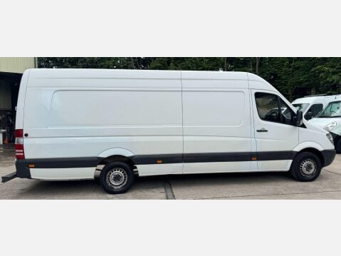Mercedes-Benz Sprinter 2.1 316 CDi RWD L4 H4 4dr 9