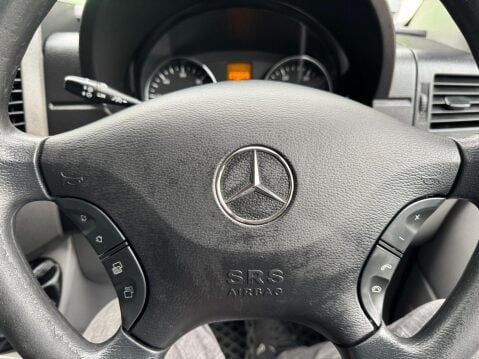 Mercedes-Benz Sprinter 2.1 316 CDi RWD L4 H4 4dr 29