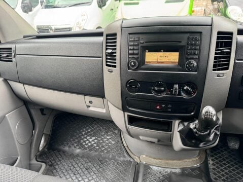 Mercedes-Benz Sprinter 2.1 316 CDi RWD L4 H4 4dr 32