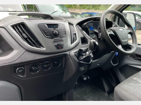 Ford Transit 2.2 TDCi 350 Panel Van L4 H3 Diesel XLWB 39