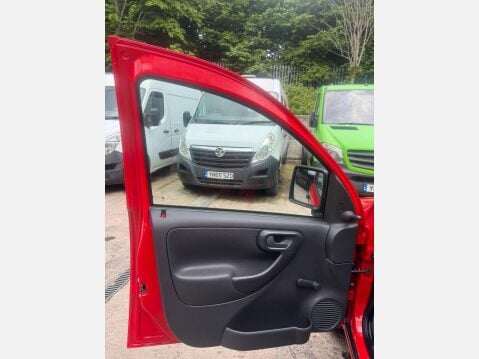 Vauxhall Combo 1.3 CDTi 1700 16v SE 3dr 25