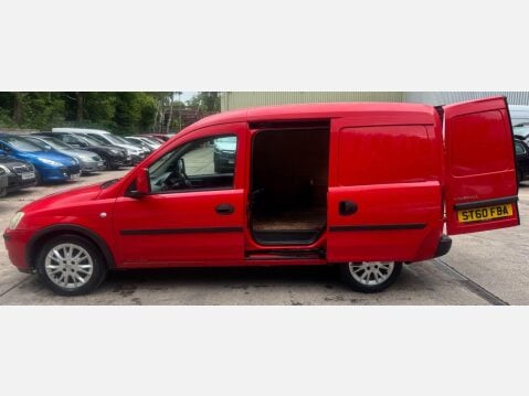 Vauxhall Combo 1.3 CDTi 1700 16v SE 3dr 32