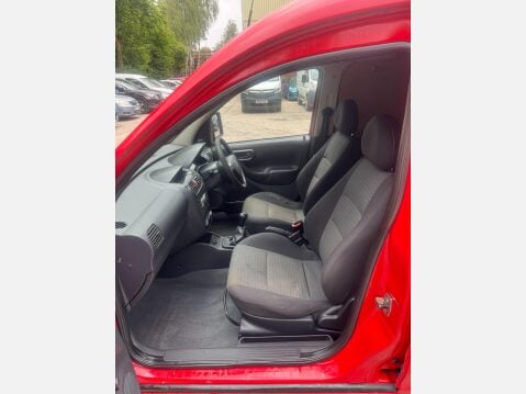 Vauxhall Combo 1.3 CDTi 1700 16v SE 3dr 26