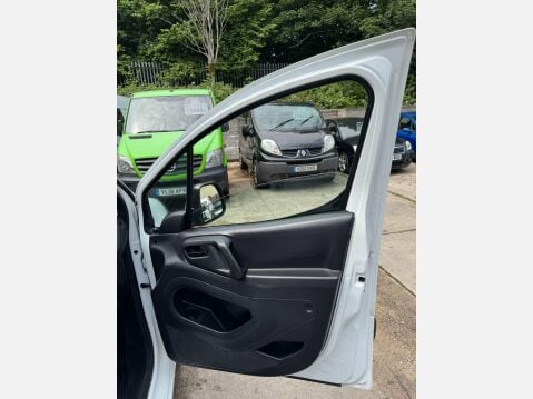 Citroen Berlingo E 635 LX CVT FWD L1 H1 5dr 19