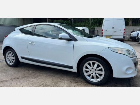 Renault Megane 1.6 16V Expression Euro 5 3dr 5