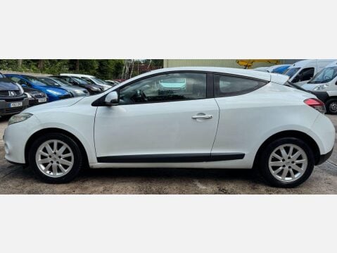 Renault Megane 1.6 16V Expression Euro 5 3dr 16