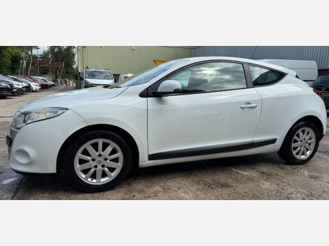 Renault Megane 1.6 16V Expression Euro 5 3dr 18