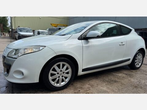Renault Megane 1.6 16V Expression Euro 5 3dr 19