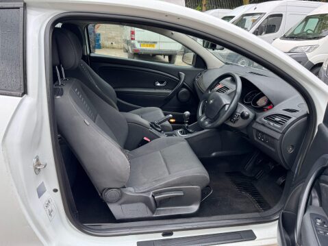 Renault Megane 1.6 16V Expression Euro 5 3dr 24