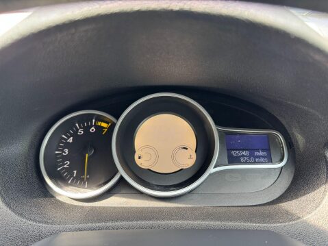 Renault Megane 1.6 16V Expression Euro 5 3dr 28