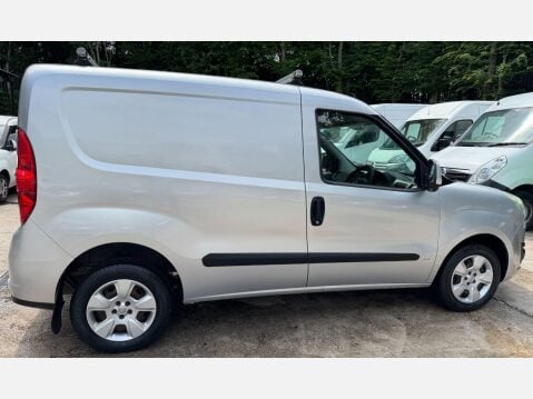Vauxhall Combo 1.3 CDTi 2000 16v Sportive FWD L1 H1 3dr 10
