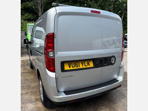 Vauxhall Combo 1.3 CDTi 2000 16v Sportive FWD L1 H1 3dr 19