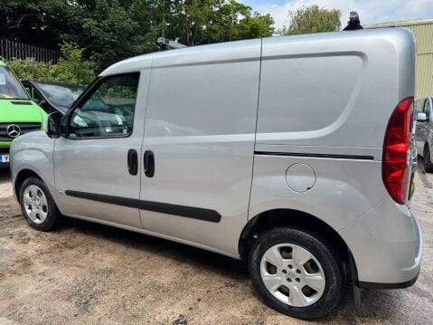 Vauxhall Combo 1.3 CDTi 2000 16v Sportive FWD L1 H1 3dr 21