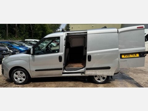 Vauxhall Combo 1.3 CDTi 2000 16v Sportive FWD L1 H1 3dr 25