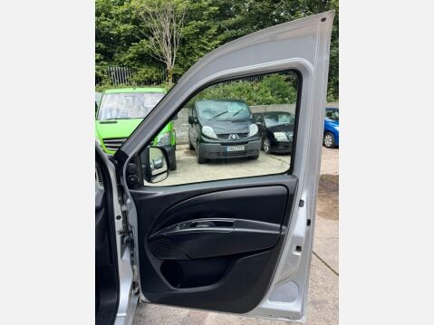 Vauxhall Combo 1.3 CDTi 2000 16v Sportive FWD L1 H1 3dr 36