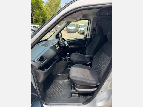 Vauxhall Combo 1.3 CDTi 2000 16v Sportive FWD L1 H1 3dr 47