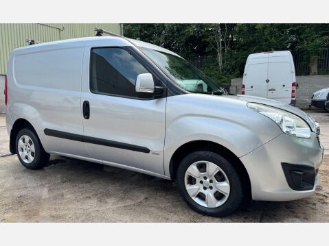 Vauxhall Combo 1.3 CDTi 2000 16v Sportive FWD L1 H1 3dr 5